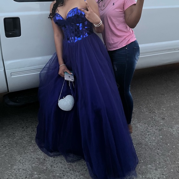 David’s bridal prom dress size 8 in royal blue. Worn once in great condition! - Picture 3 of 5